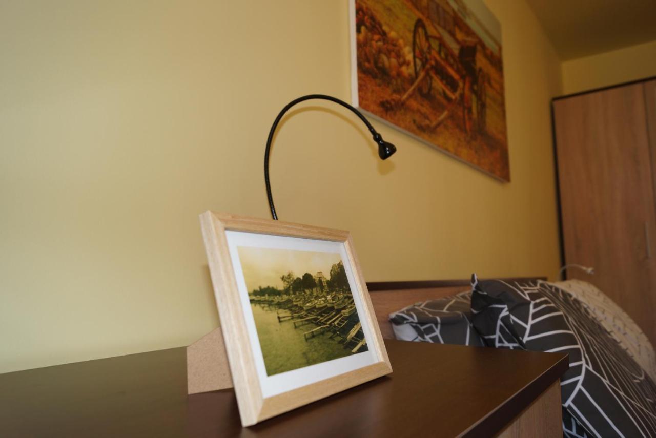 Spacious 2Bdr - Free Parking - Walk Everywhere - 300 Mbps Wifi Varna Eksteriør bilde