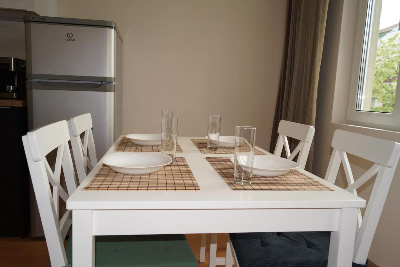 Spacious 2Bdr - Free Parking - Walk Everywhere - 300 Mbps Wifi Varna Eksteriør bilde