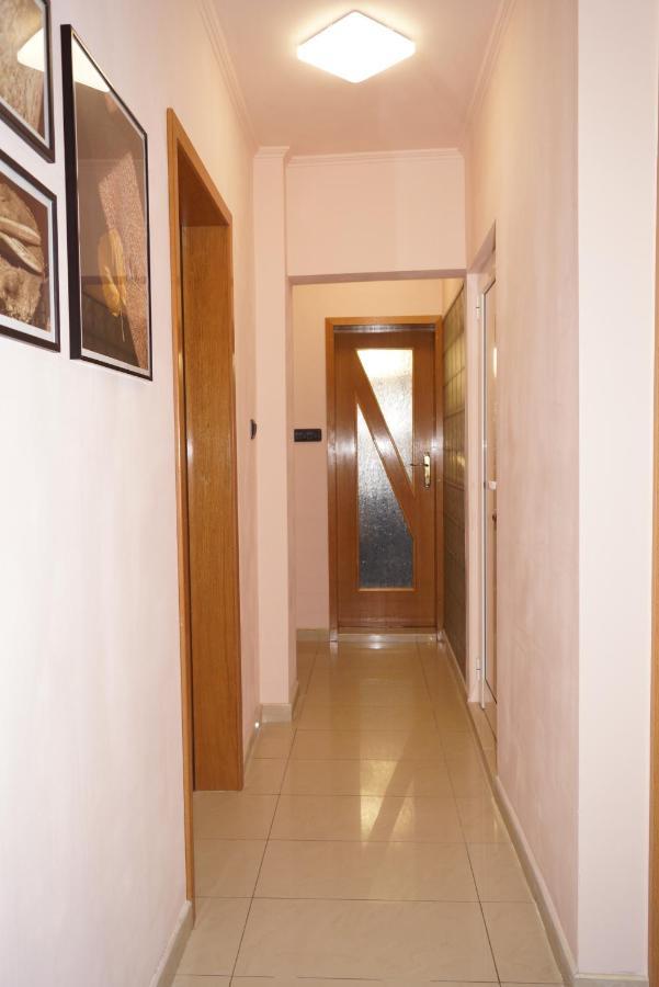 Spacious 2Bdr - Free Parking - Walk Everywhere - 300 Mbps Wifi Varna Eksteriør bilde